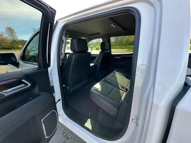 2025 GMC Sierra 1500 4WD Crew Cab Short Box SLT