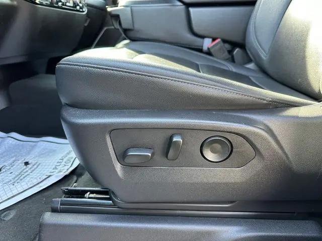 2025 GMC Sierra 1500 4WD Crew Cab Short Box SLT
