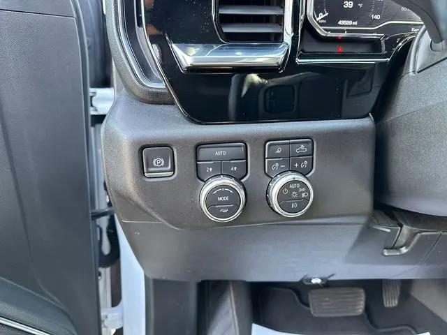 2025 GMC Sierra 1500 4WD Crew Cab Short Box SLT