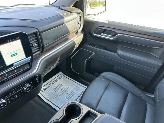 2025 GMC Sierra 1500 4WD Crew Cab Short Box SLT