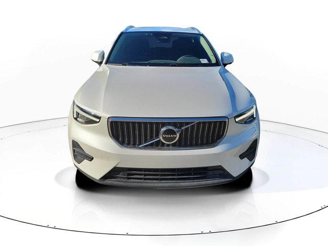 2024 Volvo XC40 B5 Core Bright Theme