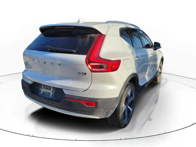 2024 Volvo XC40 B5 Core Bright Theme