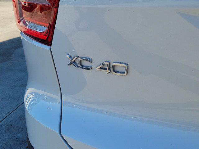 2024 Volvo XC40 B5 Core Bright Theme