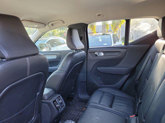 2024 Volvo XC40 B5 Core Bright Theme