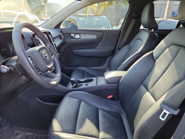 2024 Volvo XC40 B5 Core Bright Theme