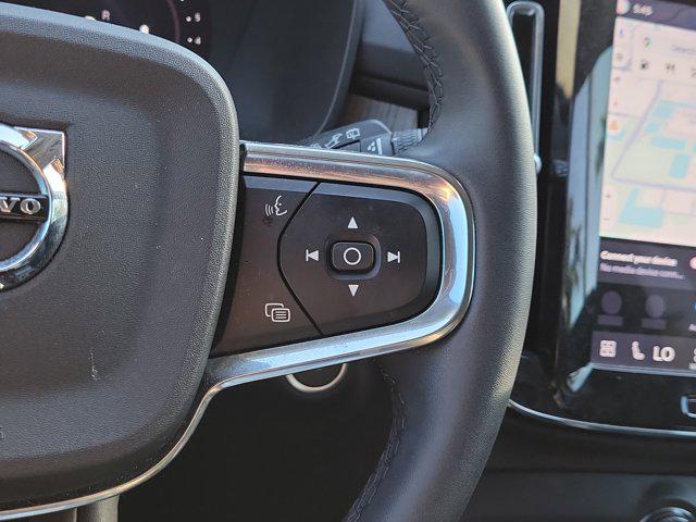 2024 Volvo XC40 B5 Core Bright Theme