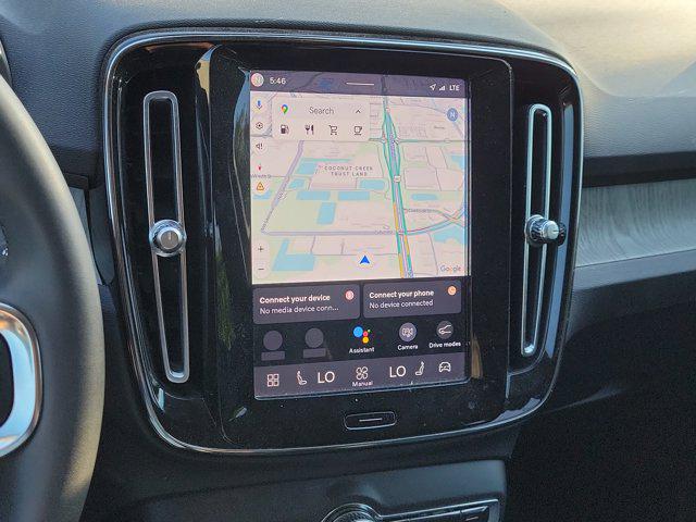 2024 Volvo XC40 B5 Core Bright Theme