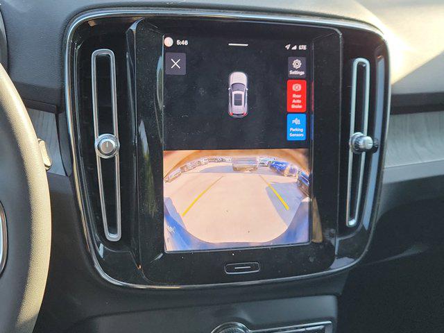 2024 Volvo XC40 B5 Core Bright Theme