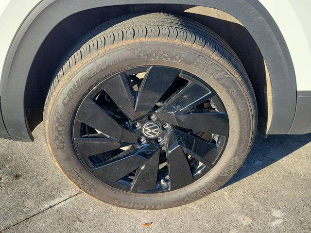 2025 Volkswagen Atlas Cross Sport 2.0T SE w/Technology