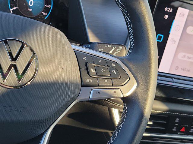2025 Volkswagen Atlas Cross Sport 2.0T SE w/Technology