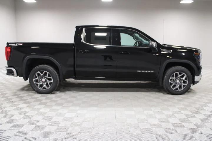2026 GMC Sierra 1500 Crew Cab, Short Bed, SLE, 4WD