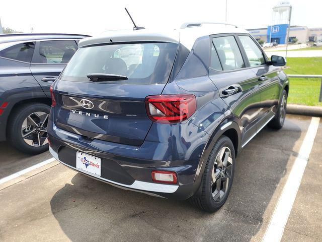 2026 Hyundai Venue SEL w/Two-Tone Roof