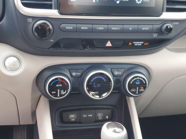 2026 Hyundai Venue SEL w/Two-Tone Roof