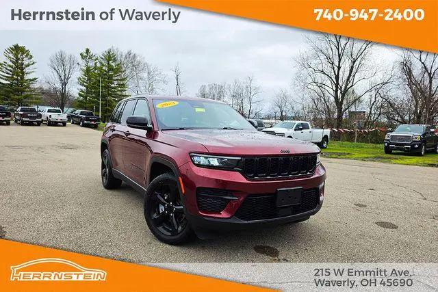 2023 Jeep Grand Cherokee Altitude 4x4 for sale in Waverly, OH