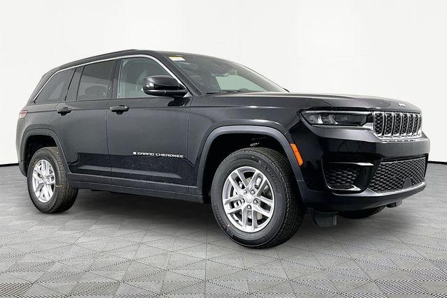 2026 Jeep Grand Cherokee Laredo 4x2