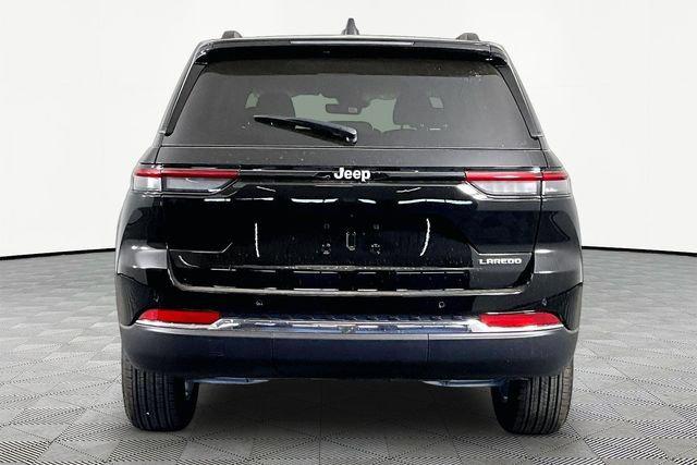 2026 Jeep Grand Cherokee Laredo 4x2