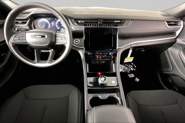2026 Jeep Grand Cherokee Laredo 4x2