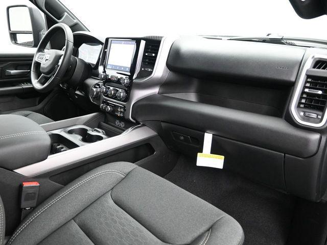 2026 Ram 1500 Express Crew Cab 4x4 57 Box