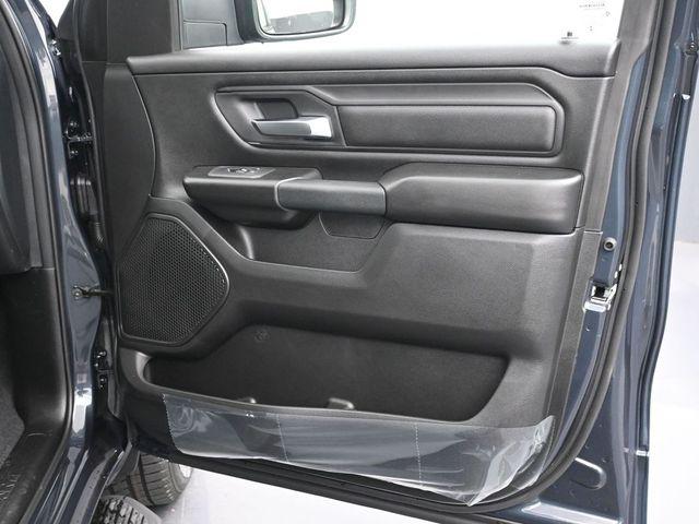 2026 Ram 1500 Express Crew Cab 4x4 57 Box