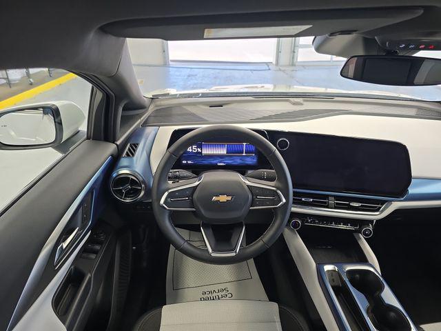 2025 Chevrolet Equinox LT 2