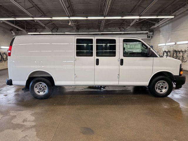 2026 GMC Savana Cargo 2500 Extended Wheelbase, Work Van, RWD