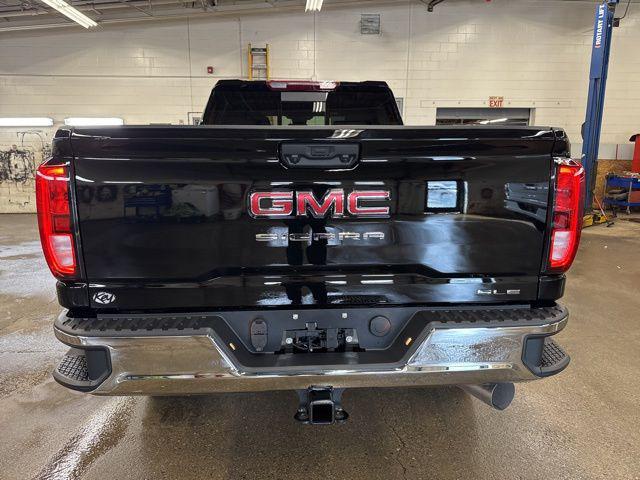 2026 GMC Sierra 2500HD Crew Cab, Standard Bed, SLE, 4WD