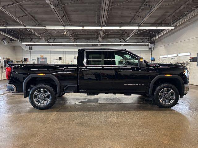 2026 GMC Sierra 2500HD Crew Cab, Standard Bed, SLE, 4WD