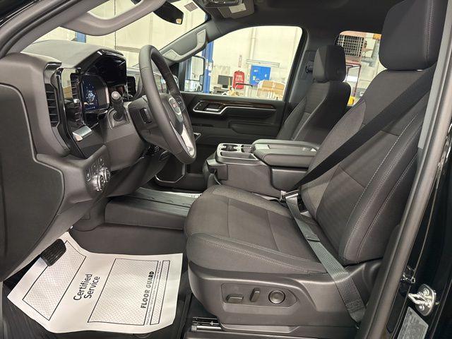 2026 GMC Sierra 2500HD Crew Cab, Standard Bed, SLE, 4WD