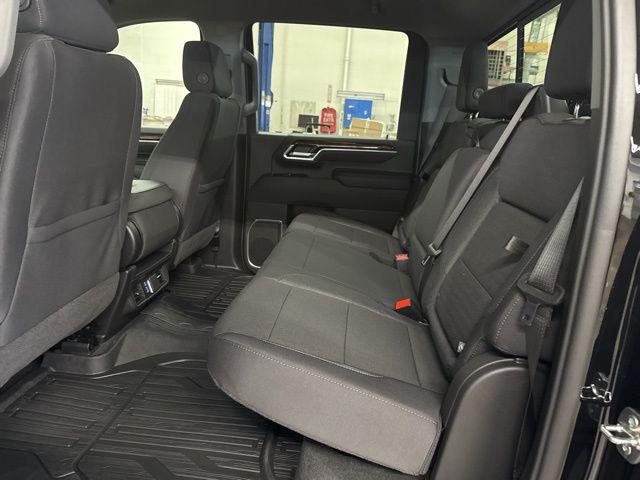 2026 GMC Sierra 2500HD Crew Cab, Standard Bed, SLE, 4WD