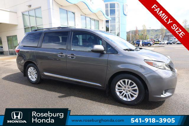 2017 Toyota Sienna XLE 8 Passenger for sale in Roseburg, OR