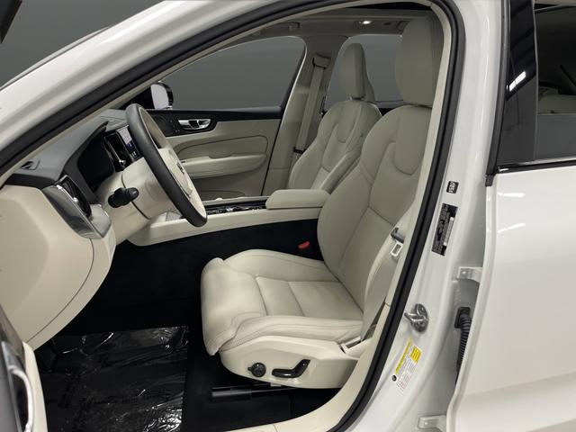 2025 Volvo XC60 B5 Ultra