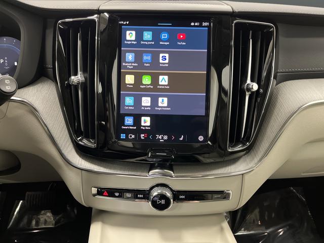 2025 Volvo XC60 B5 Ultra