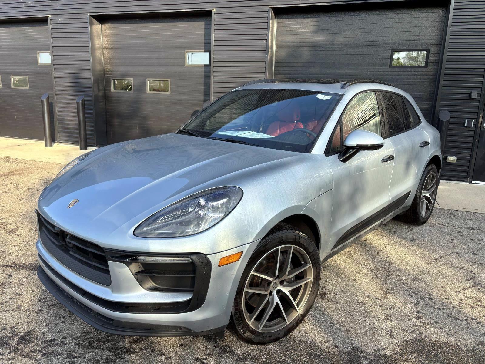 /2025 Porsche Macan