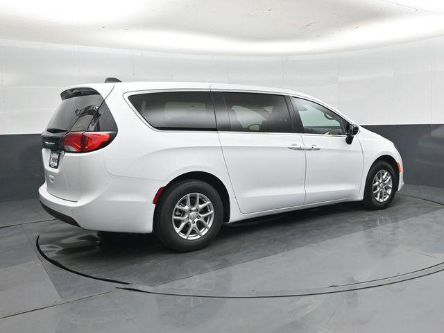 2026 Chrysler Voyager LX