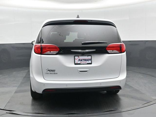 2026 Chrysler Voyager LX