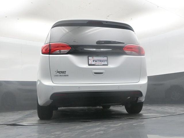 2026 Chrysler Voyager LX
