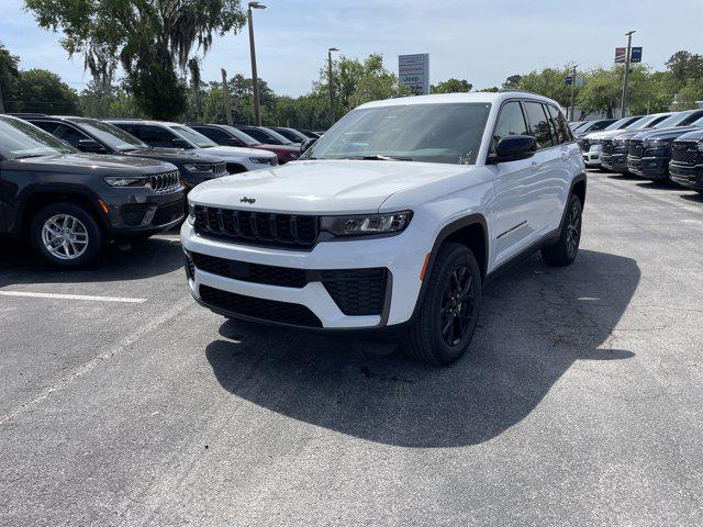 2026 Jeep Grand Cherokee Altitude 4x2