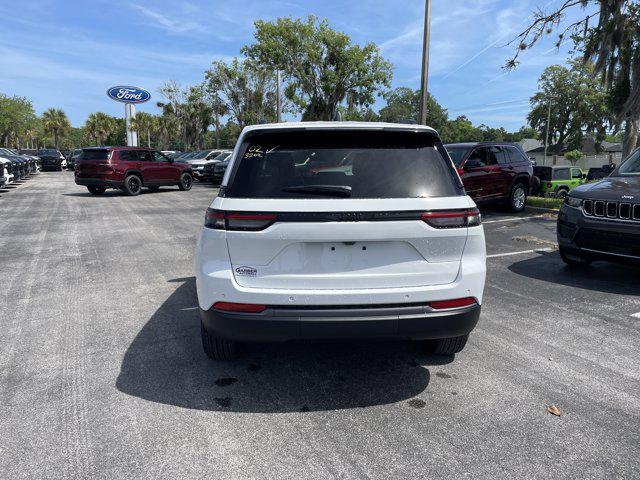 2026 Jeep Grand Cherokee Altitude 4x2