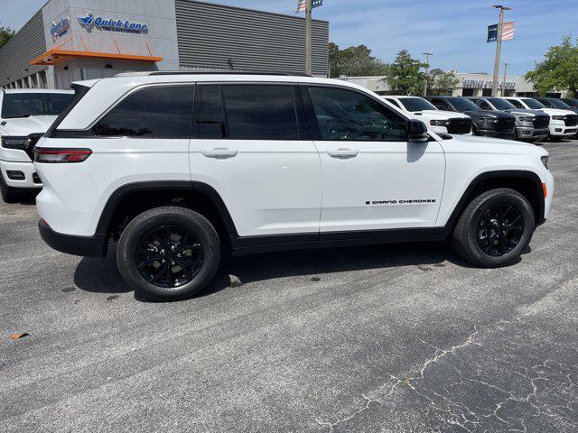 2026 Jeep Grand Cherokee Altitude 4x2