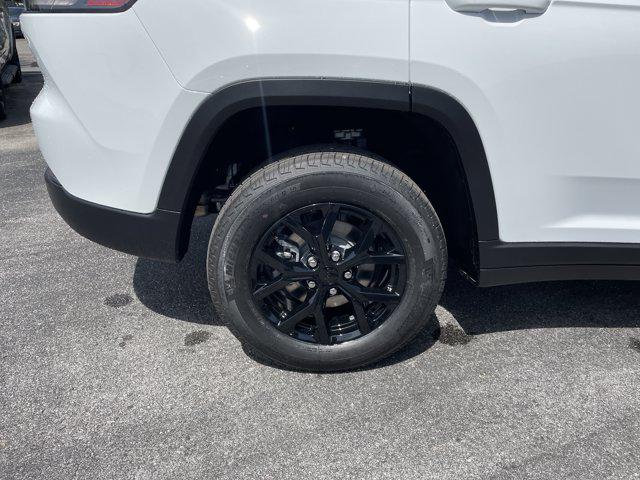 2026 Jeep Grand Cherokee Altitude 4x2
