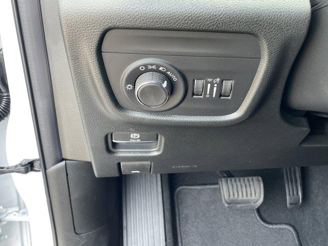 2026 Jeep Grand Cherokee Altitude 4x2