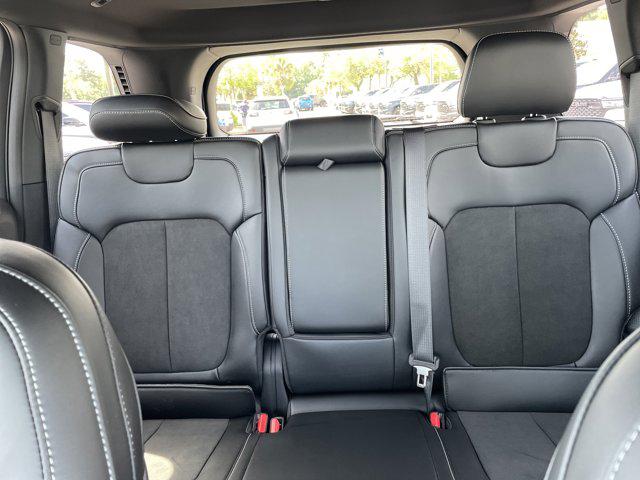 2026 Jeep Grand Cherokee Altitude 4x2