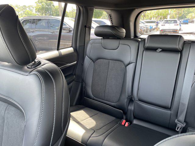 2026 Jeep Grand Cherokee Altitude 4x2