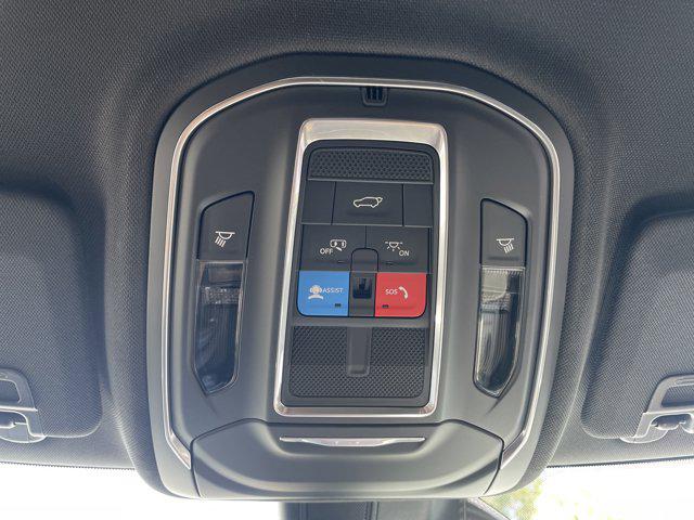 2026 Jeep Grand Cherokee Altitude 4x2