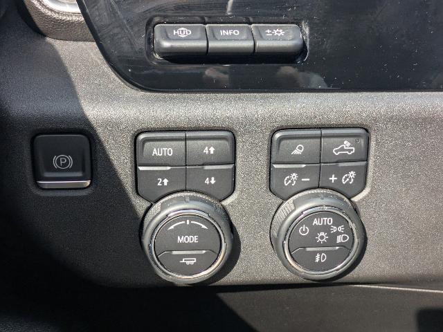 2023 Chevrolet Silverado 1500 4WD Crew Cab Short Bed High Country
