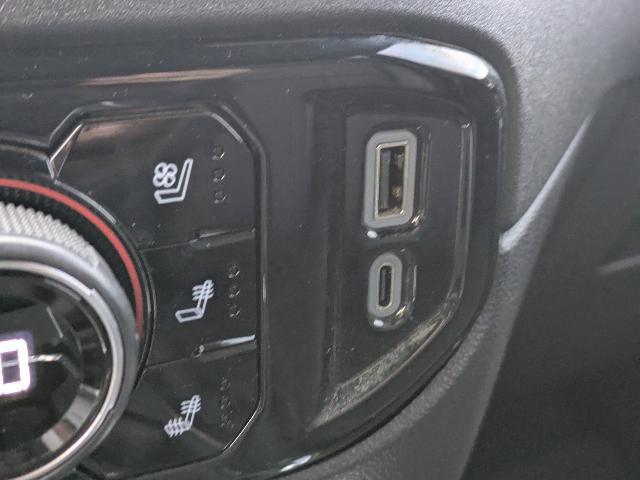 2023 Chevrolet Silverado 1500 4WD Crew Cab Short Bed High Country