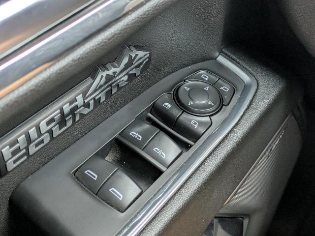 2023 Chevrolet Silverado 1500 4WD Crew Cab Short Bed High Country