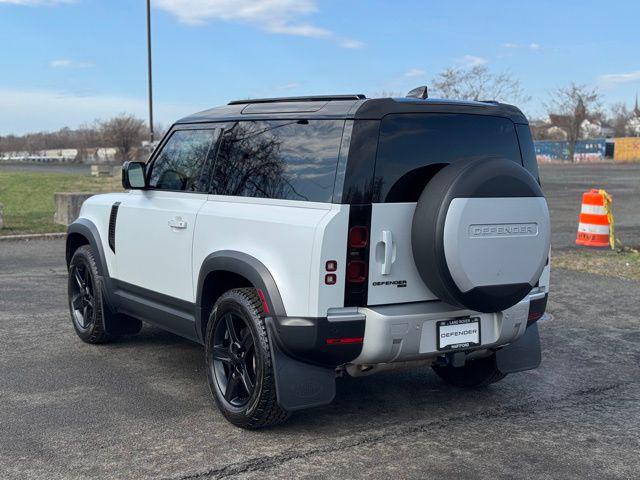 2023 Land Rover Defender 90 SE