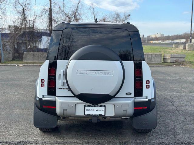 2023 Land Rover Defender 90 SE