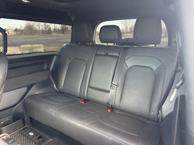2023 Land Rover Defender 90 SE